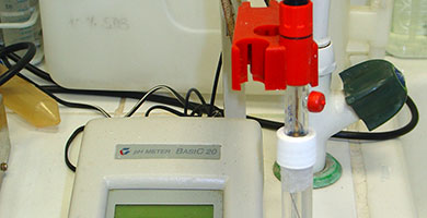 instrumentos de laboratorio para acidos y bases